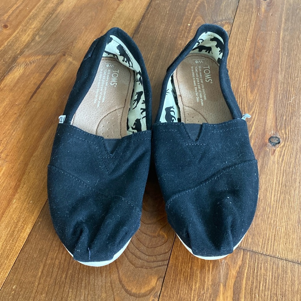 NEW Toms slip on canvas flats